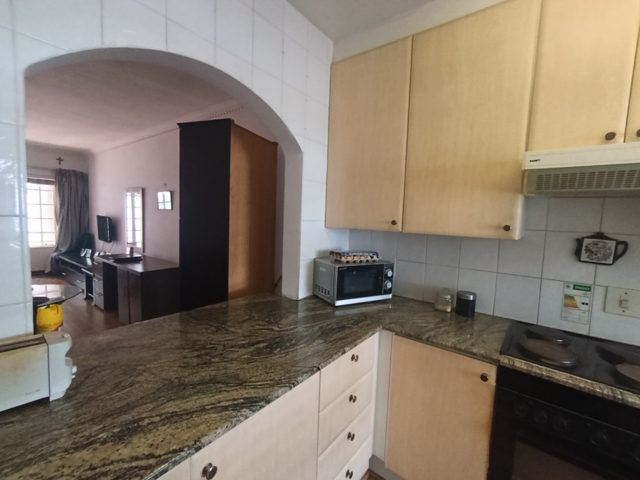 To Let 2 Bedroom Property for Rent in Illovo Gauteng