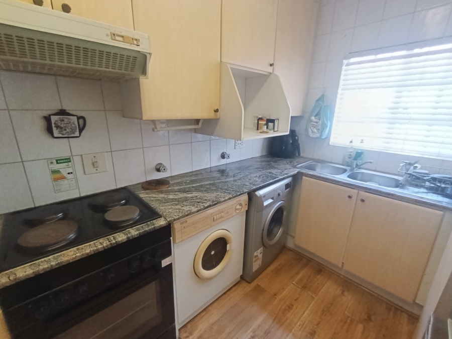 To Let 2 Bedroom Property for Rent in Illovo Gauteng