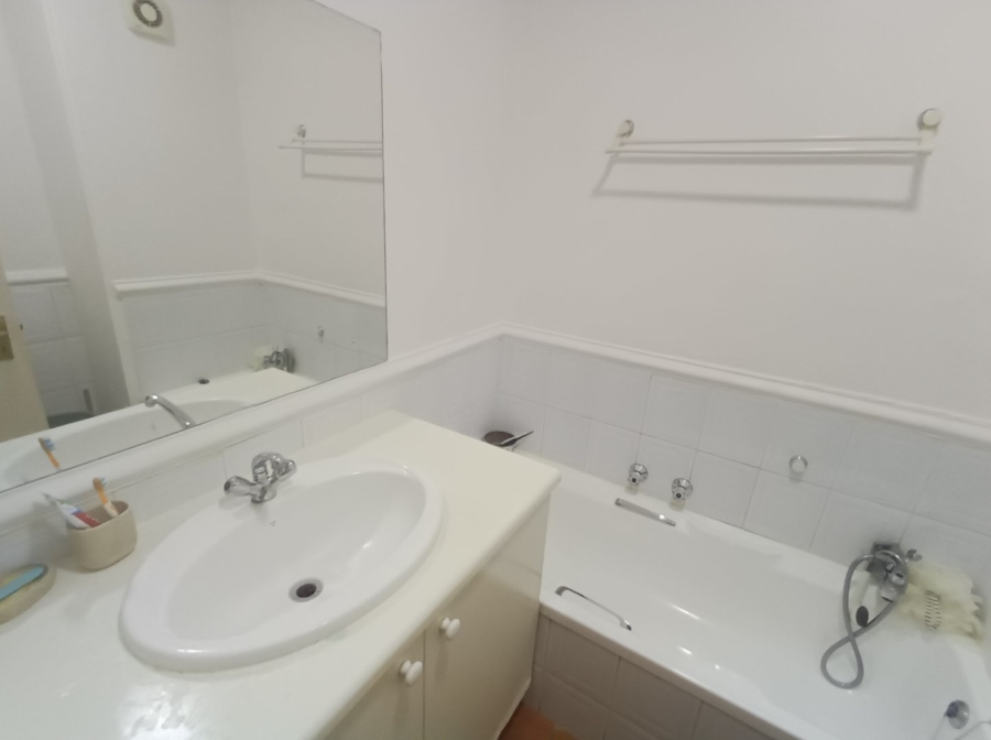 To Let 2 Bedroom Property for Rent in Illovo Gauteng