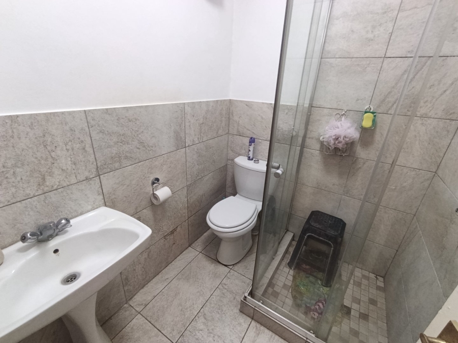To Let 2 Bedroom Property for Rent in Illovo Gauteng