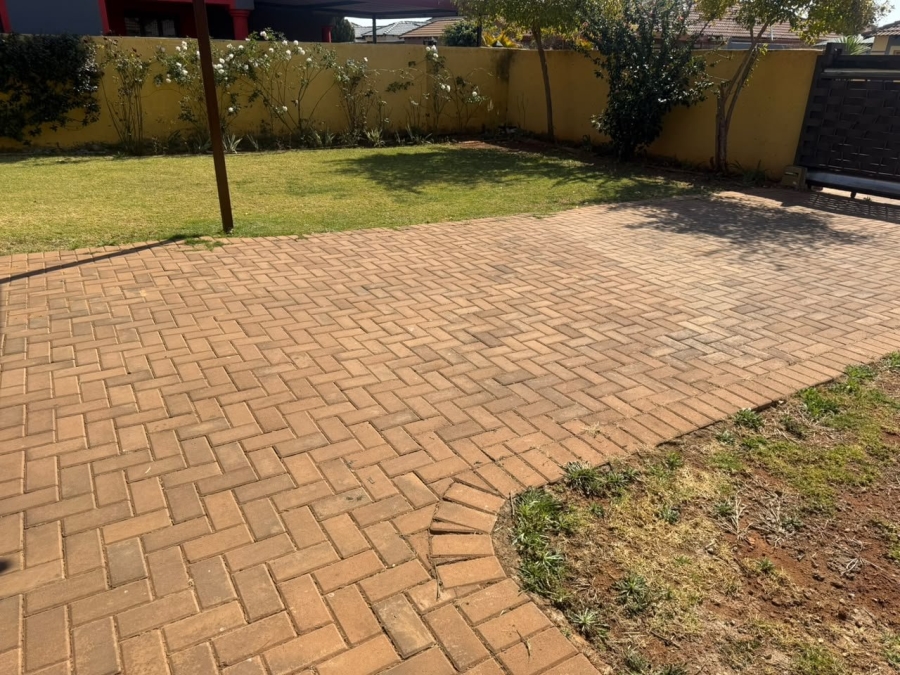 To Let 3 Bedroom Property for Rent in Nkwe Estate Gauteng