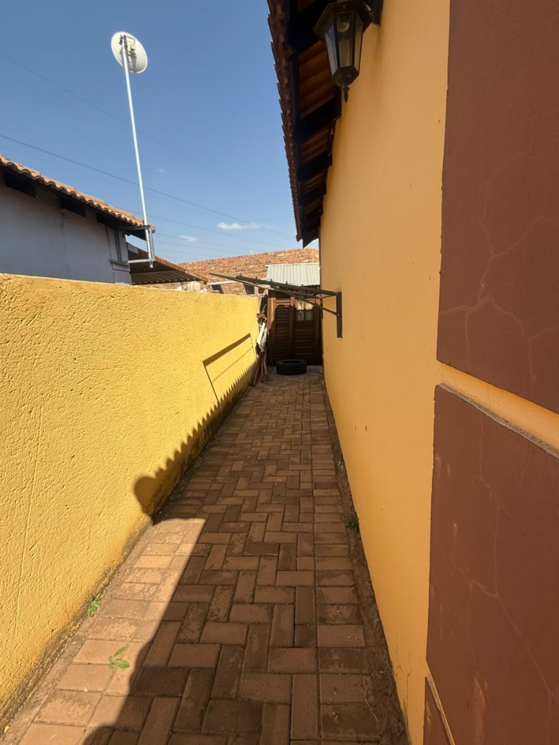 To Let 3 Bedroom Property for Rent in Nkwe Estate Gauteng
