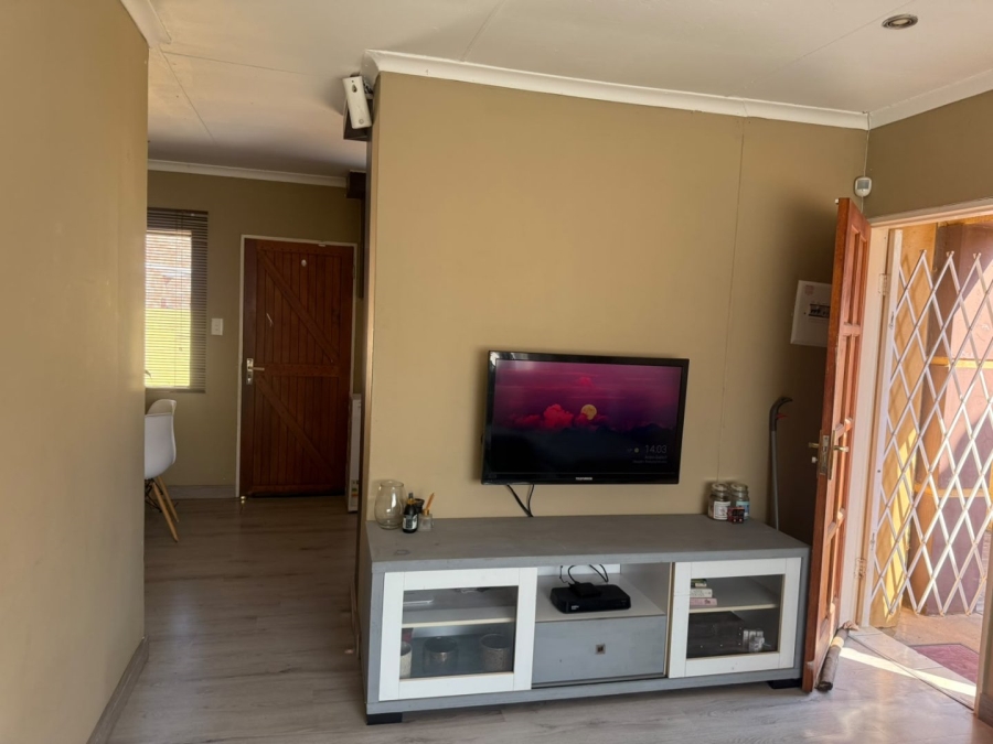 To Let 3 Bedroom Property for Rent in Nkwe Estate Gauteng