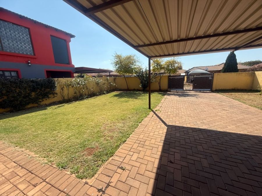 To Let 3 Bedroom Property for Rent in Nkwe Estate Gauteng