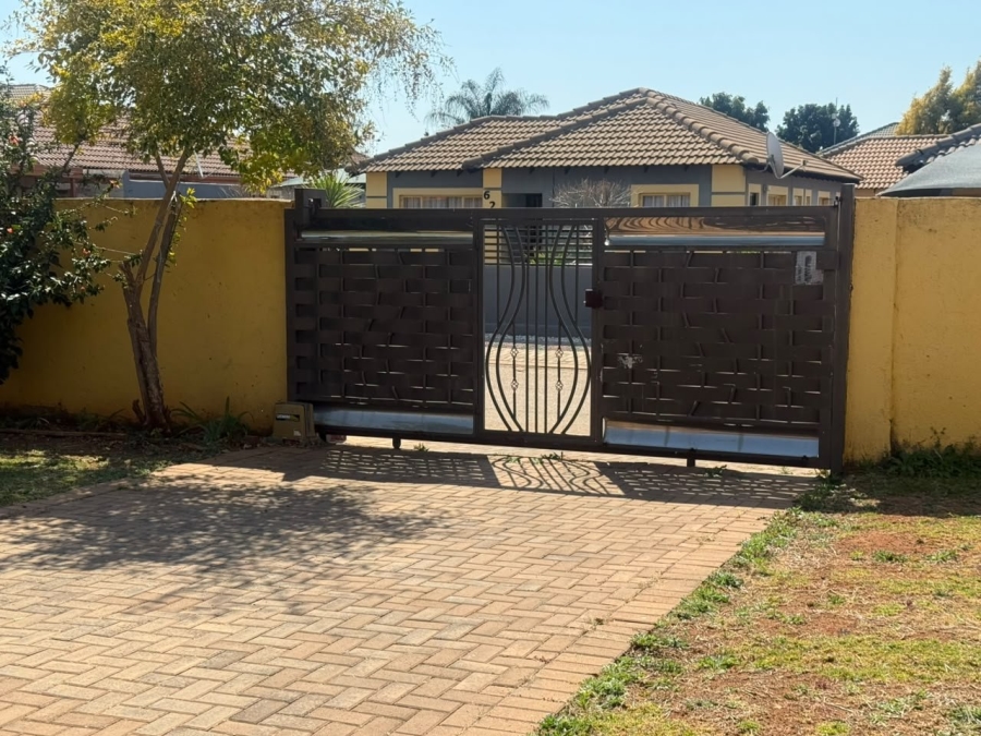 To Let 3 Bedroom Property for Rent in Nkwe Estate Gauteng