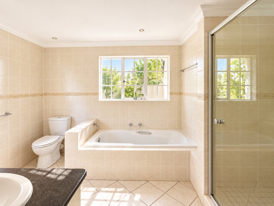 To Let 1 Bedroom Property for Rent in Fourways Gauteng