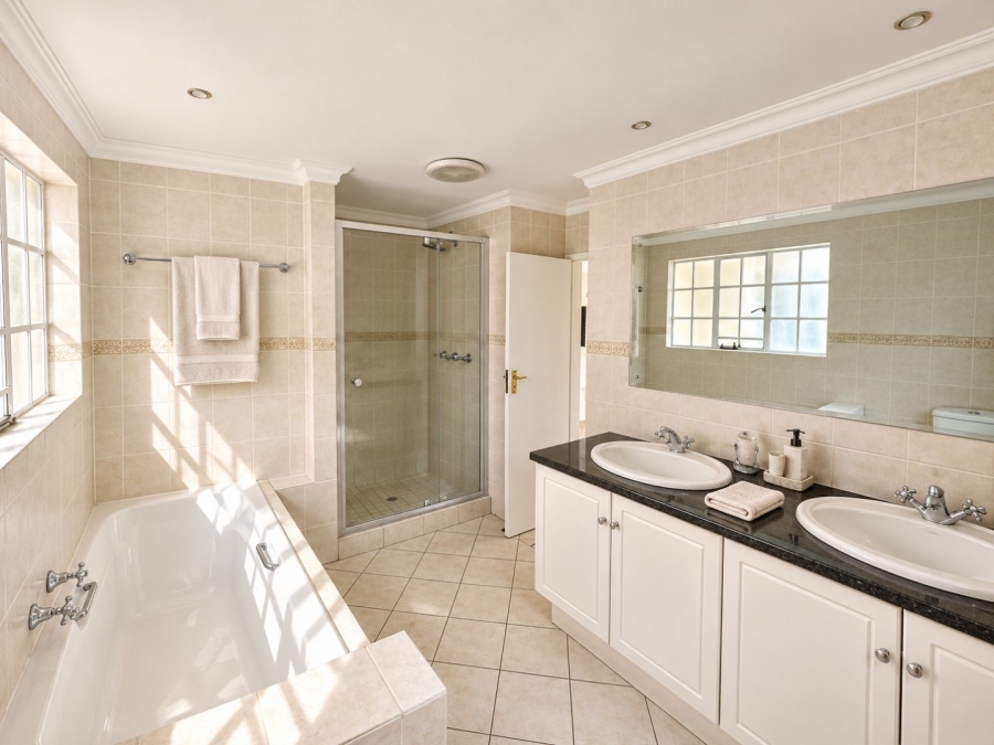 To Let 1 Bedroom Property for Rent in Fourways Gauteng