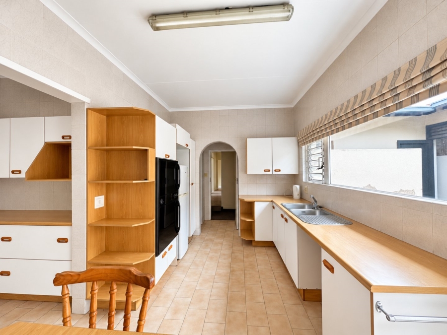To Let 2 Bedroom Property for Rent in Fourways Gauteng
