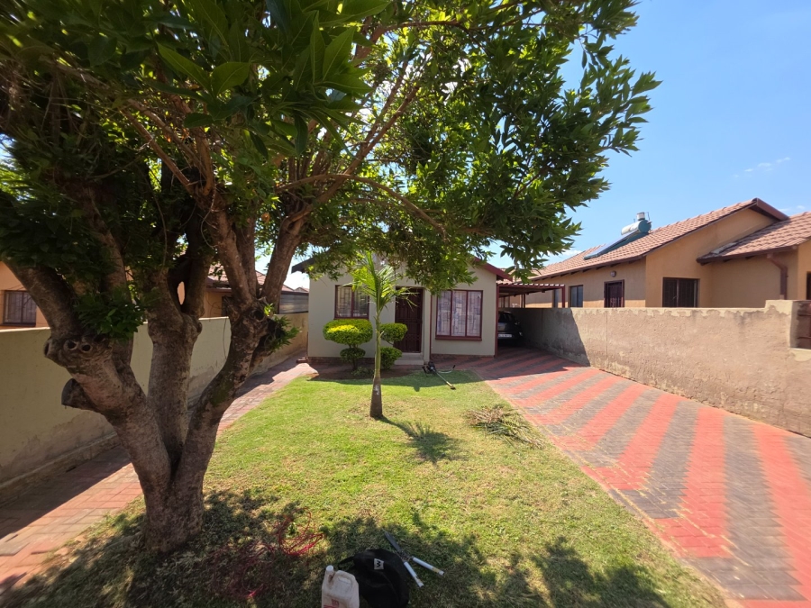 2 Bedroom Property for Sale in Soshanguve VV Gauteng