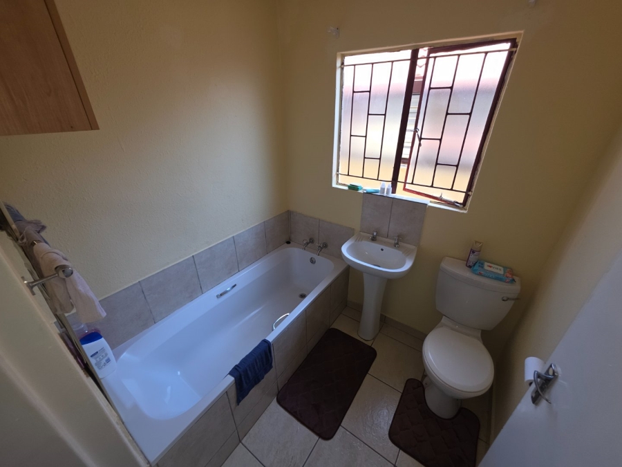 2 Bedroom Property for Sale in Soshanguve VV Gauteng