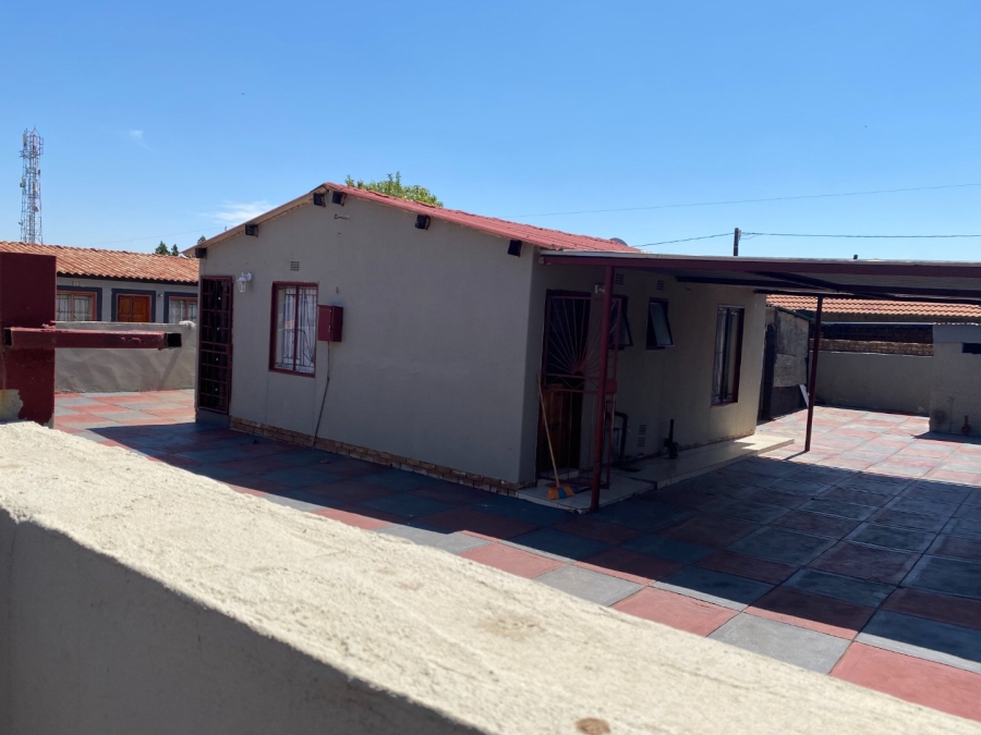 2 Bedroom Property for Sale in Soshanguve FF Gauteng
