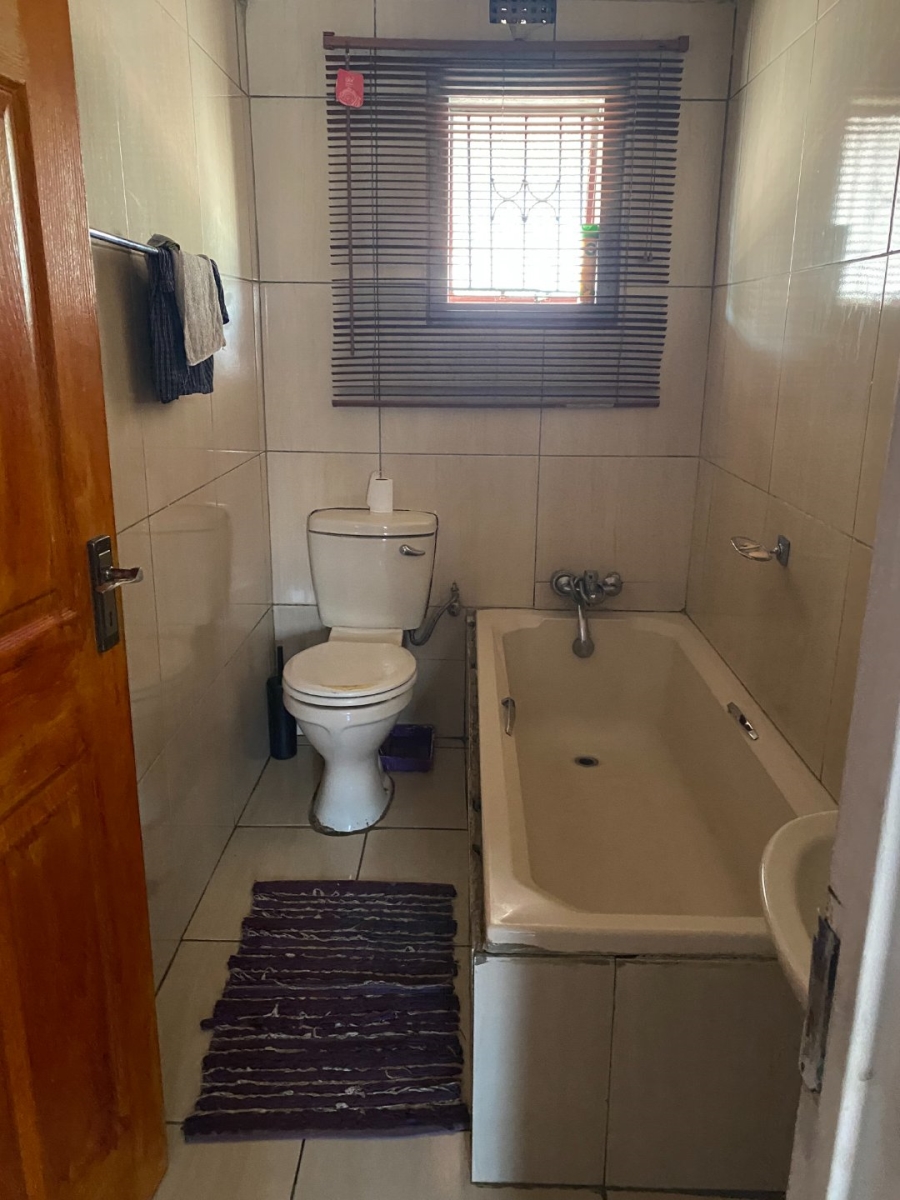 2 Bedroom Property for Sale in Soshanguve FF Gauteng