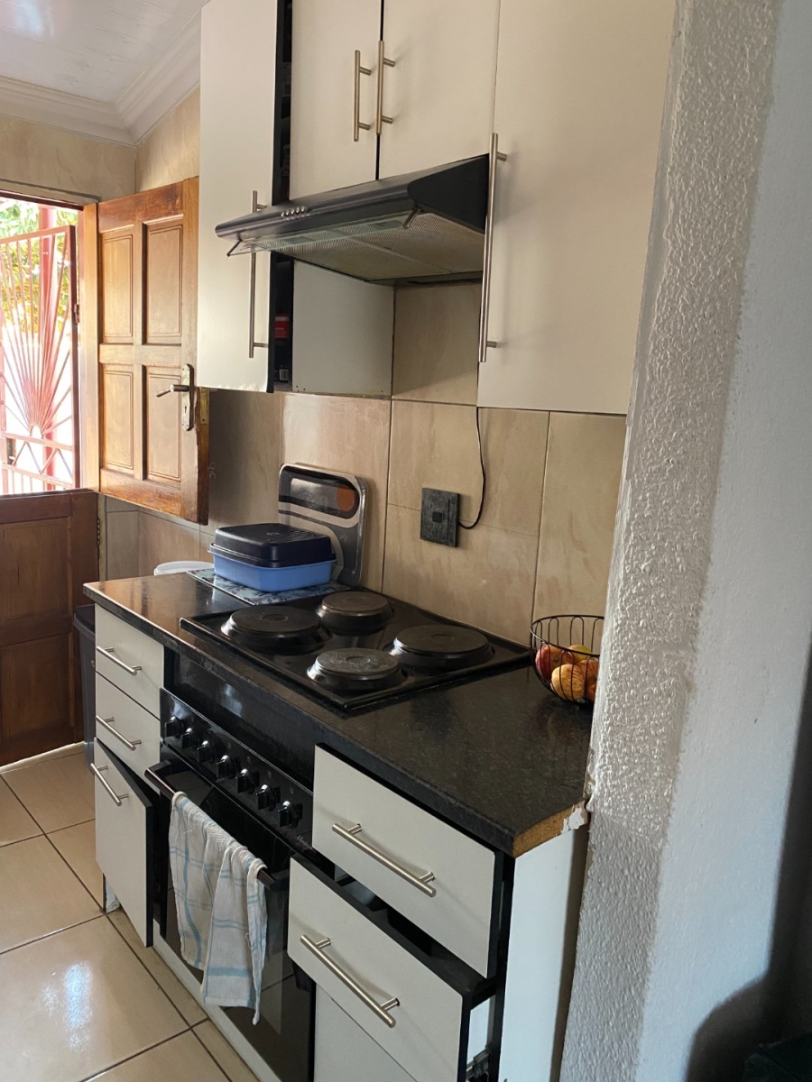 2 Bedroom Property for Sale in Soshanguve FF Gauteng