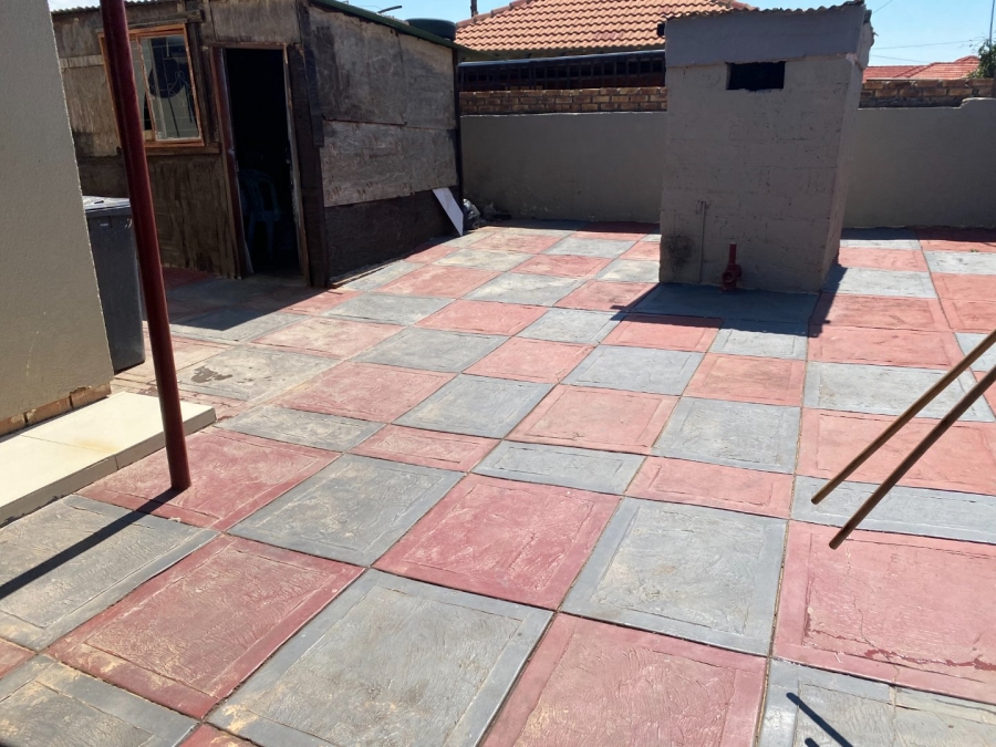2 Bedroom Property for Sale in Soshanguve FF Gauteng