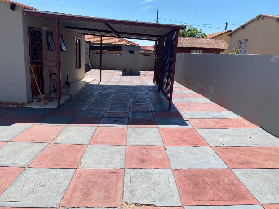 2 Bedroom Property for Sale in Soshanguve FF Gauteng