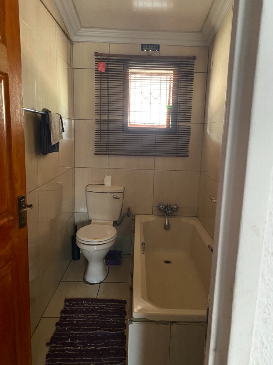 2 Bedroom Property for Sale in Soshanguve FF Gauteng