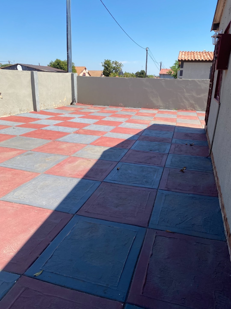 2 Bedroom Property for Sale in Soshanguve FF Gauteng