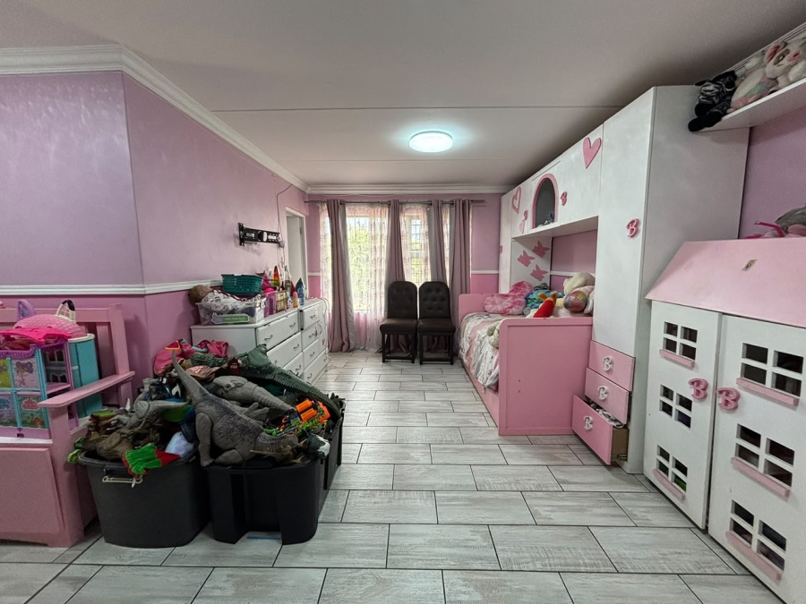 3 Bedroom Property for Sale in Brackendowns Gauteng