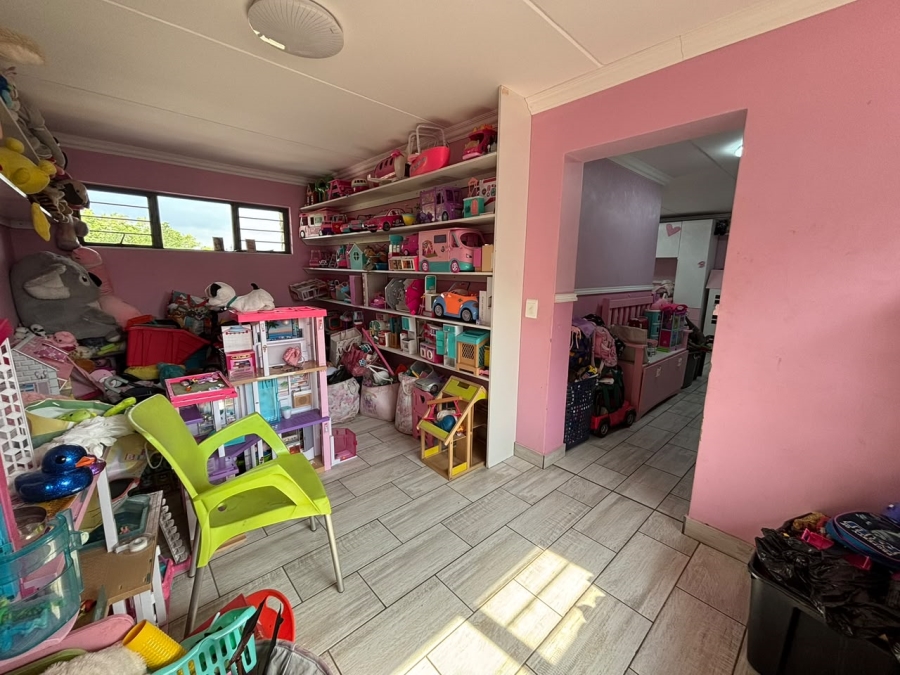 3 Bedroom Property for Sale in Brackendowns Gauteng