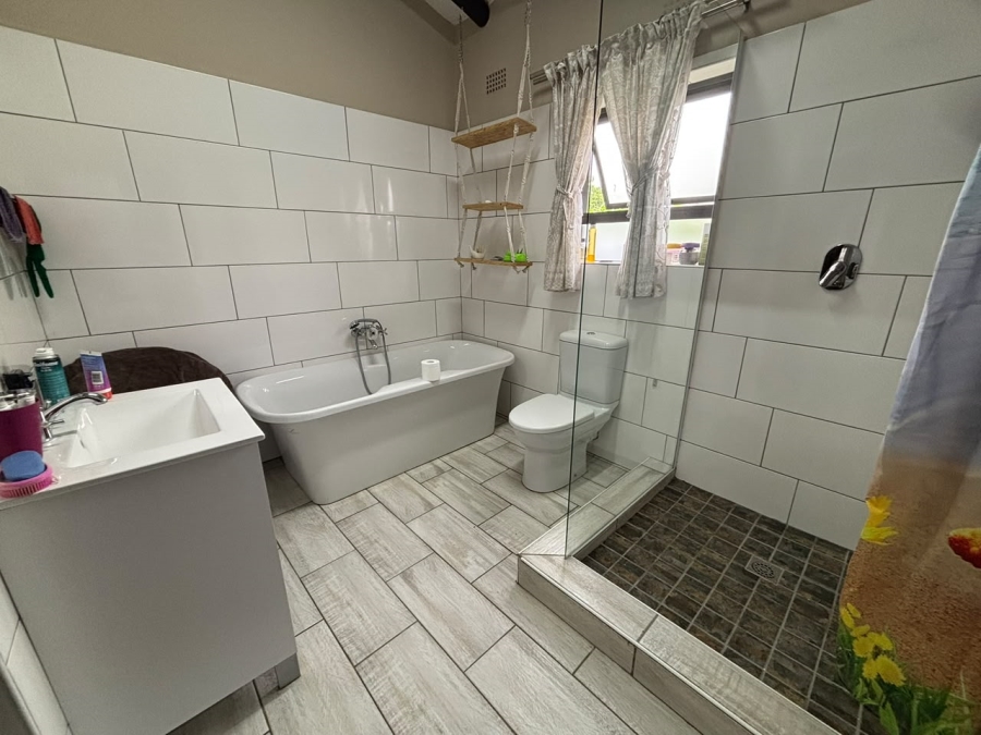3 Bedroom Property for Sale in Brackendowns Gauteng