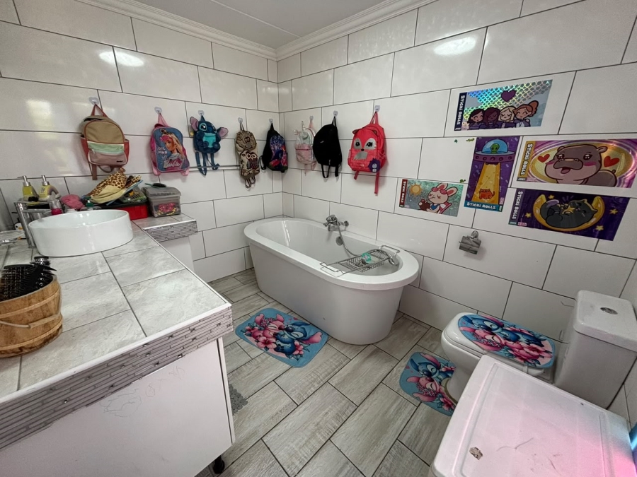 3 Bedroom Property for Sale in Brackendowns Gauteng