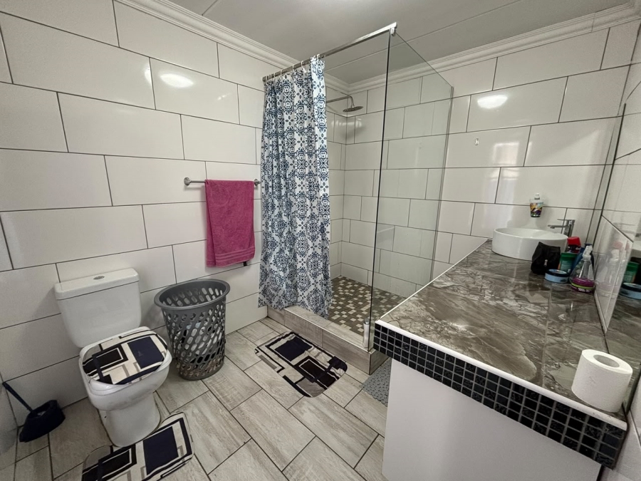 3 Bedroom Property for Sale in Brackendowns Gauteng