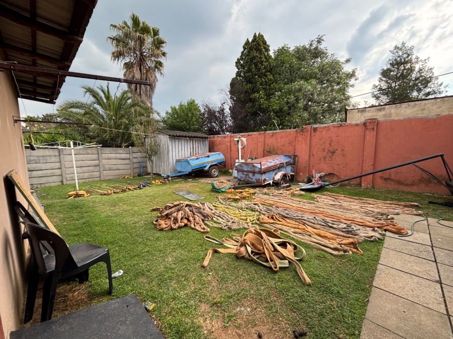 3 Bedroom Property for Sale in Brackendowns Gauteng