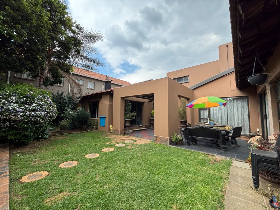 3 Bedroom Property for Sale in Brackendowns Gauteng