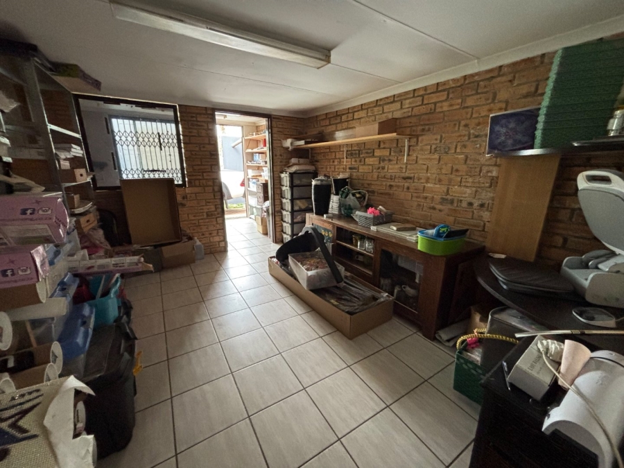 3 Bedroom Property for Sale in Brackendowns Gauteng