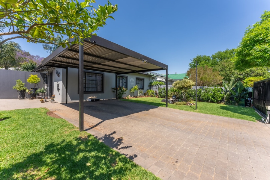 3 Bedroom Property for Sale in Lakeside Village Gauteng
