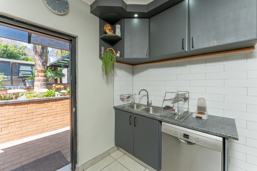 3 Bedroom Property for Sale in Lakeside Village Gauteng
