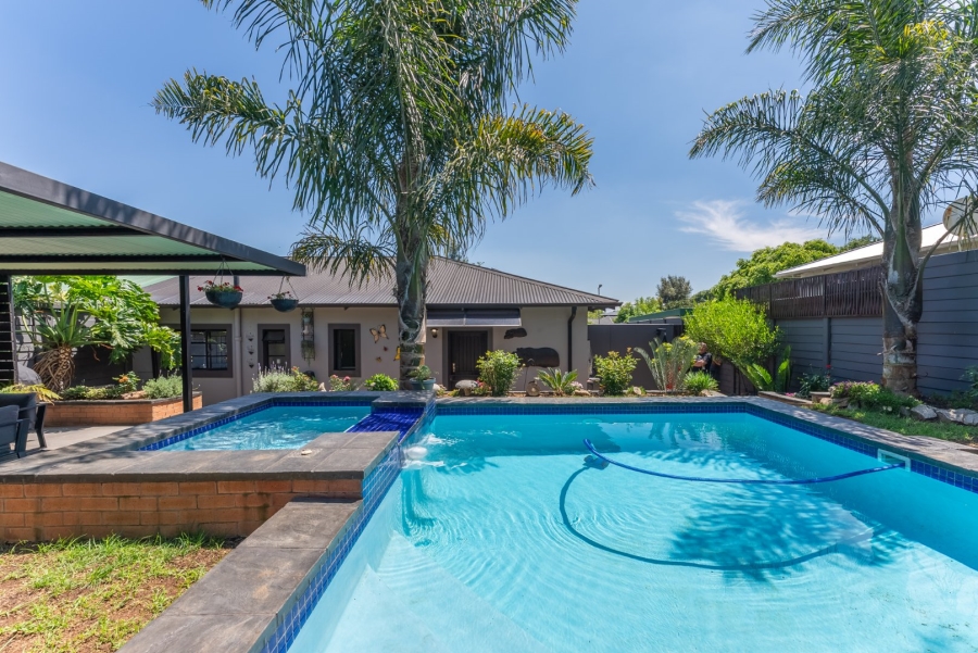 3 Bedroom Property for Sale in Lakeside Village Gauteng