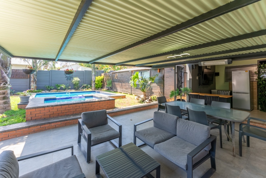3 Bedroom Property for Sale in Lakeside Village Gauteng