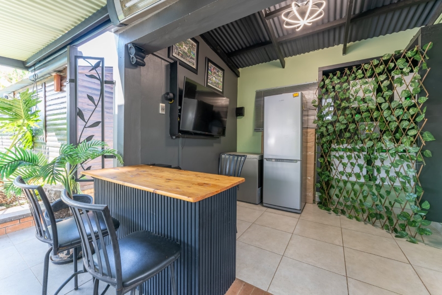 3 Bedroom Property for Sale in Lakeside Village Gauteng