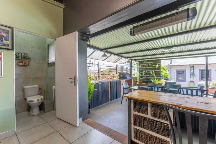 3 Bedroom Property for Sale in Lakeside Village Gauteng