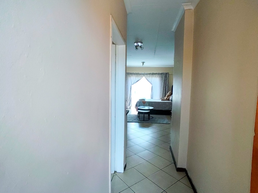 1 Bedroom Property for Sale in Wonderpark Estate Gauteng