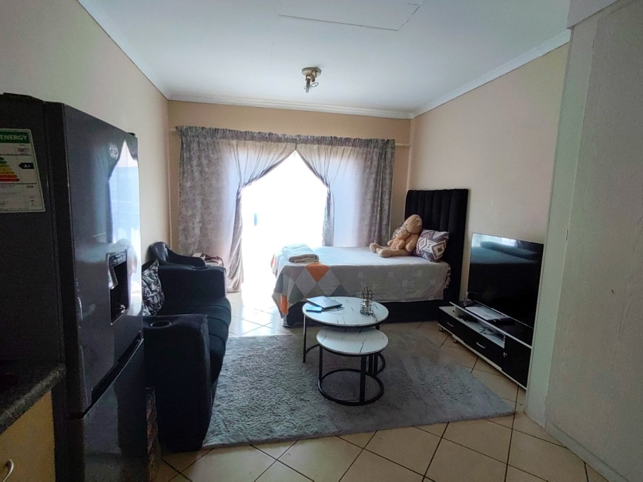 1 Bedroom Property for Sale in Wonderpark Estate Gauteng
