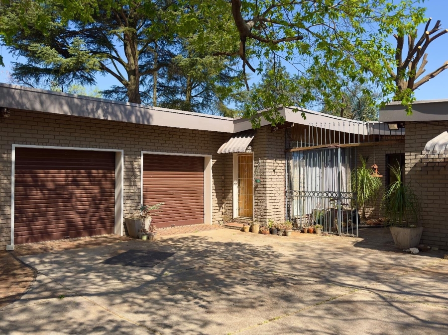 3 Bedroom Property for Sale in Waverley Gauteng