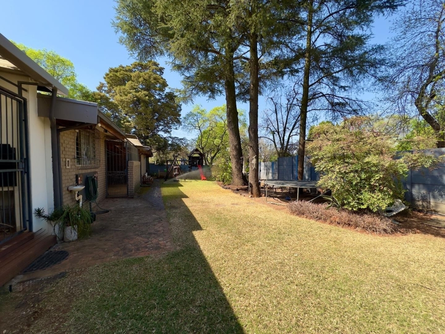 3 Bedroom Property for Sale in Waverley Gauteng