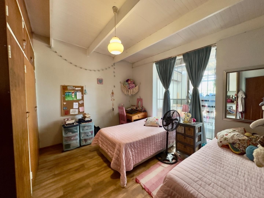 3 Bedroom Property for Sale in Waverley Gauteng