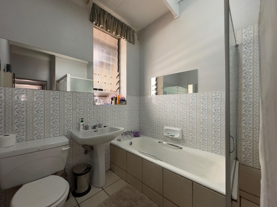 3 Bedroom Property for Sale in Waverley Gauteng