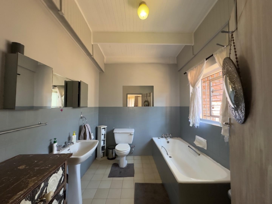 3 Bedroom Property for Sale in Waverley Gauteng