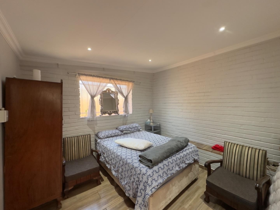 3 Bedroom Property for Sale in Waverley Gauteng