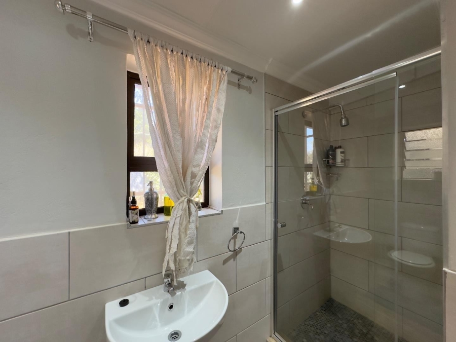 3 Bedroom Property for Sale in Waverley Gauteng