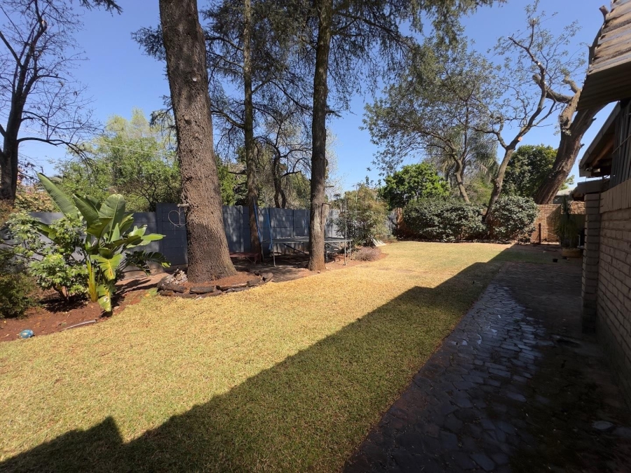 3 Bedroom Property for Sale in Waverley Gauteng