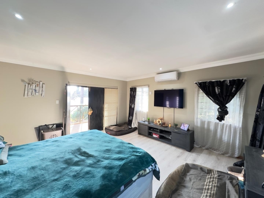 4 Bedroom Property for Sale in Waverley Gauteng