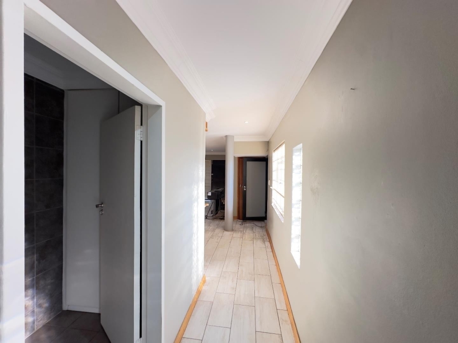 4 Bedroom Property for Sale in Waverley Gauteng