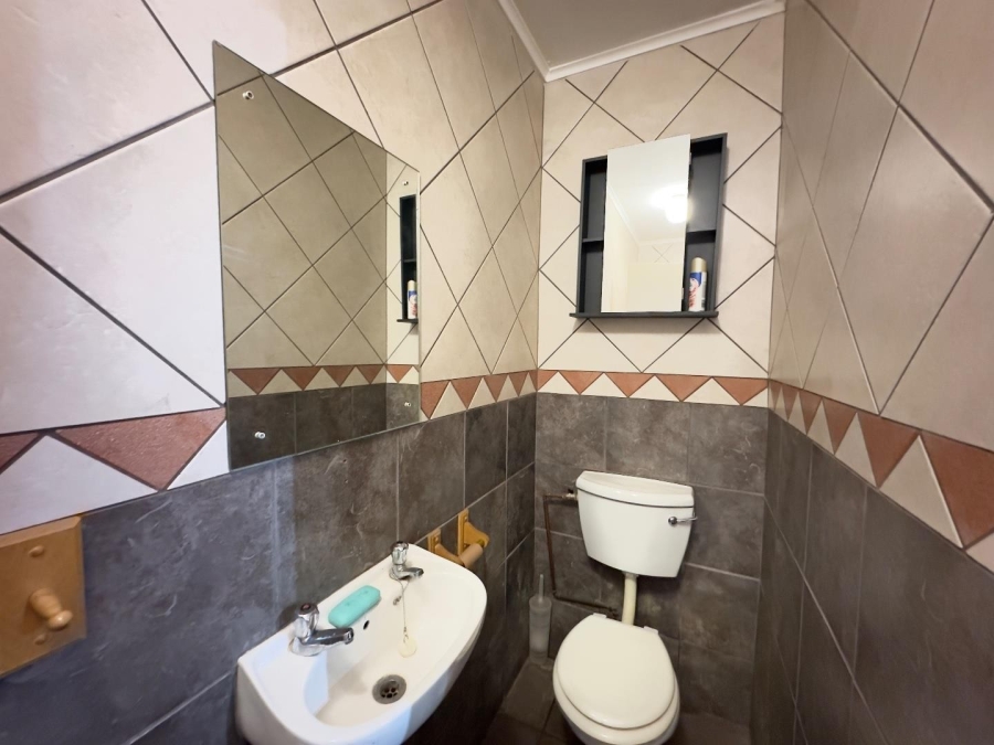 4 Bedroom Property for Sale in Waverley Gauteng