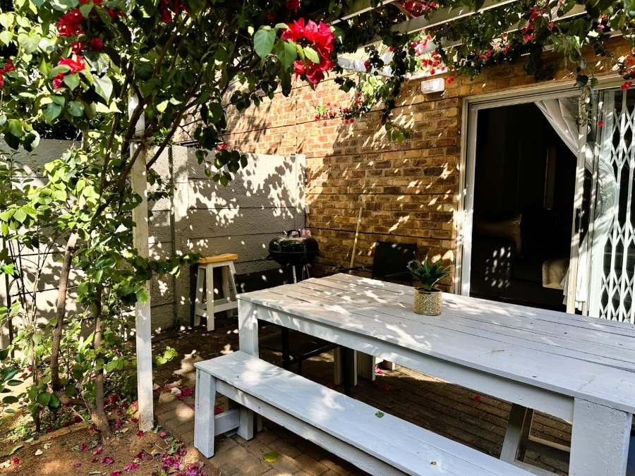 To Let 2 Bedroom Property for Rent in Sonneglans Gauteng