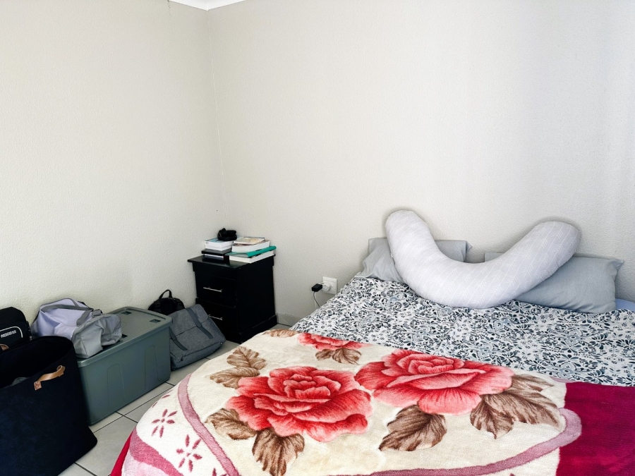 To Let 2 Bedroom Property for Rent in Sonneglans Gauteng